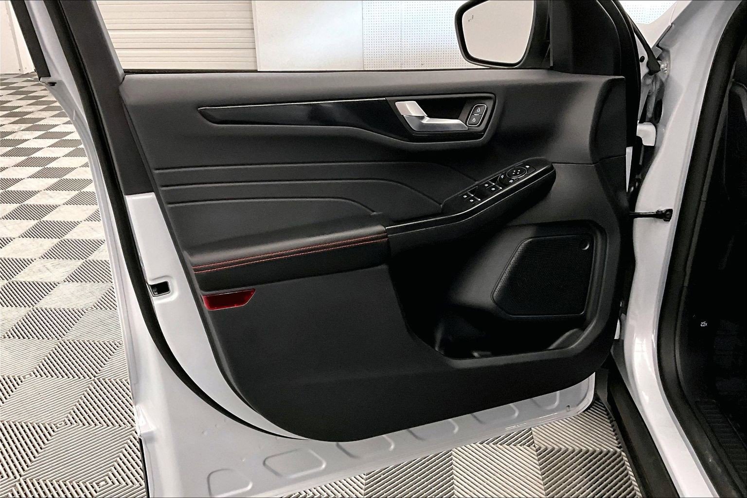 Used 2025 Ford Escape ST-Line w/ Equipment Group 301A FWD image 20