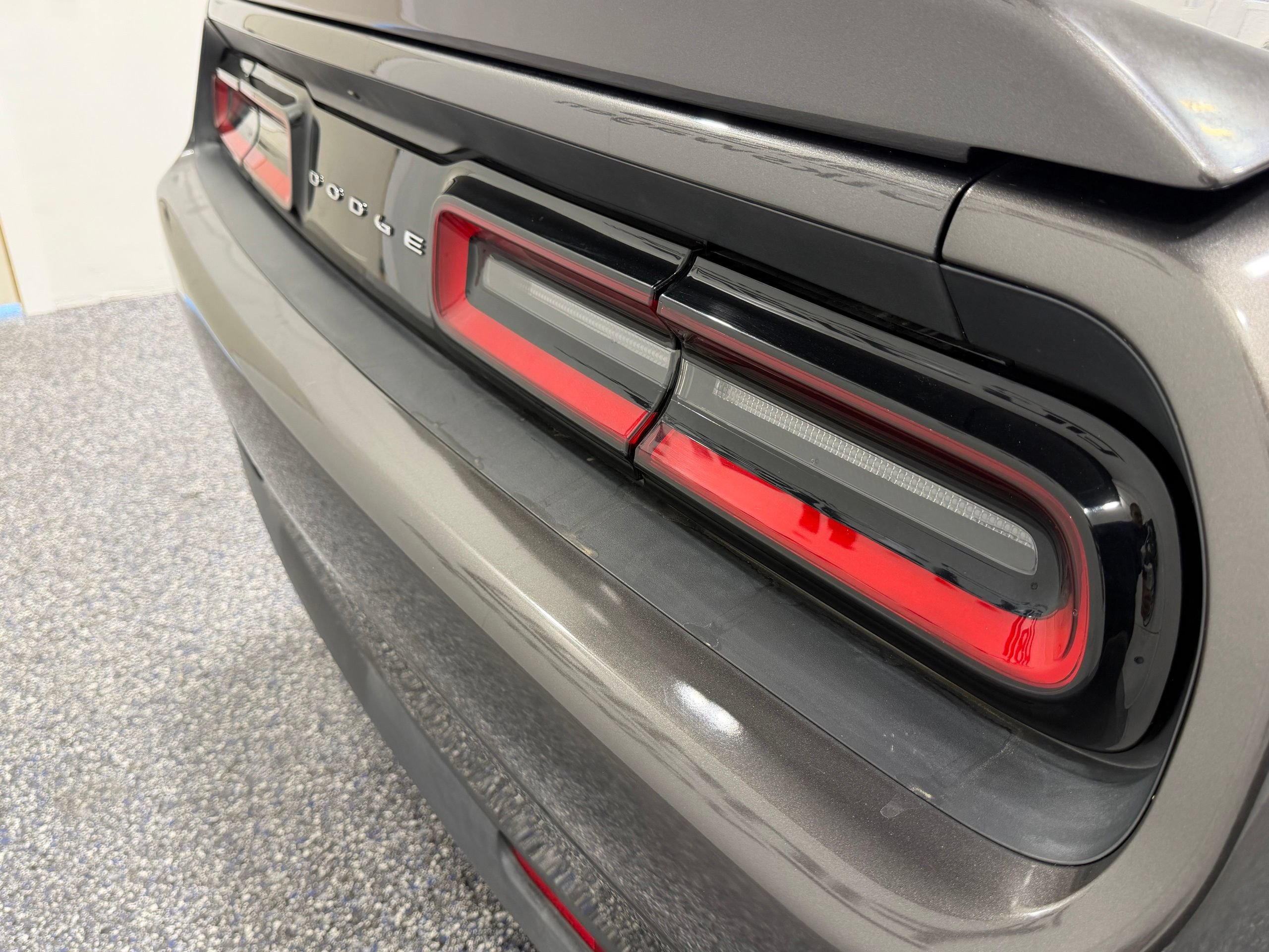 Used 2016 Dodge Challenger SXT RWD image 17