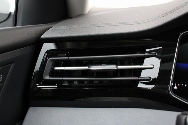 New 2026 Volkswagen Jetta SE FWD image 8