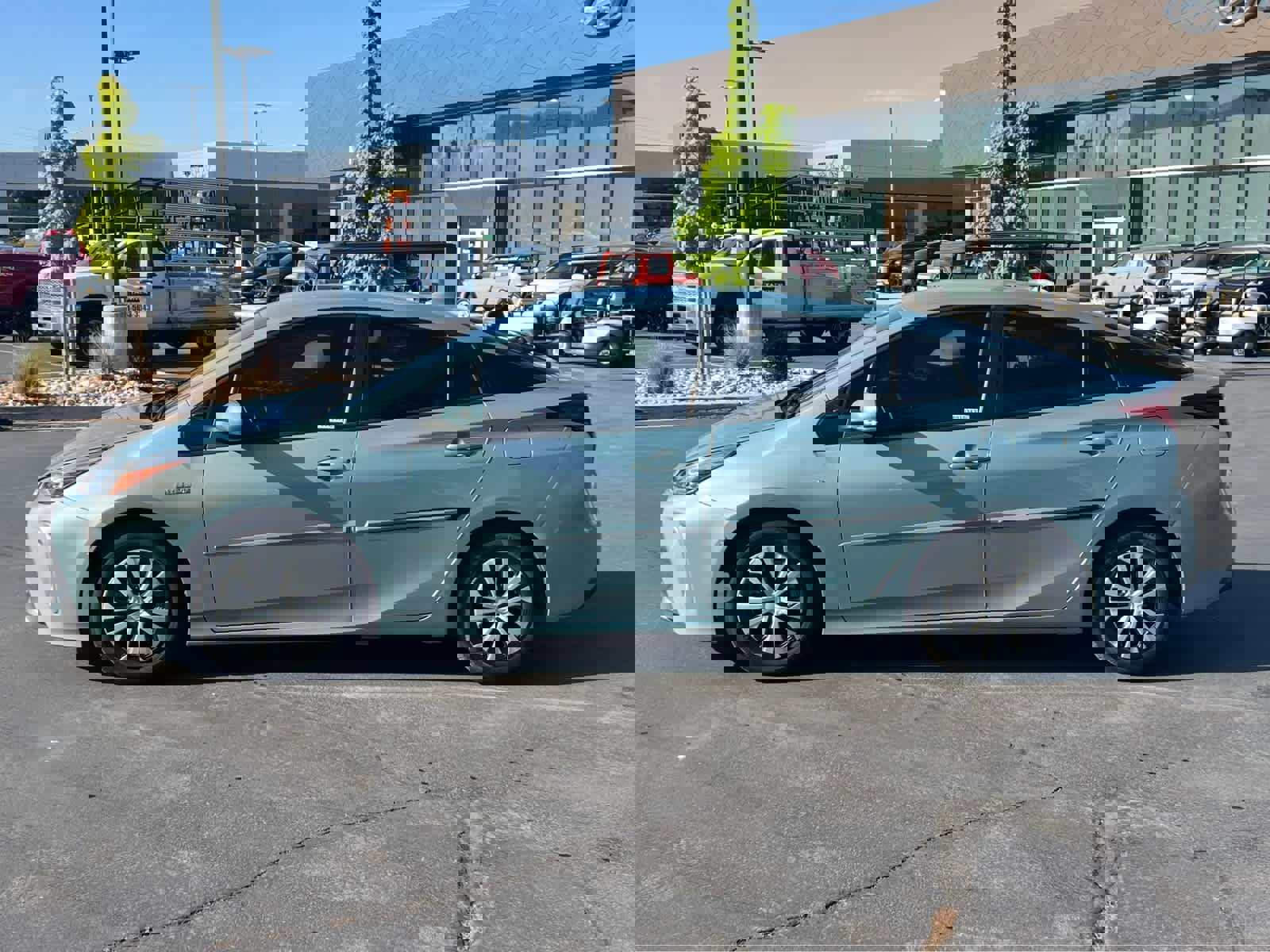 Used 2022 Toyota Prius XLE w/ Advanced Technology Package image 12