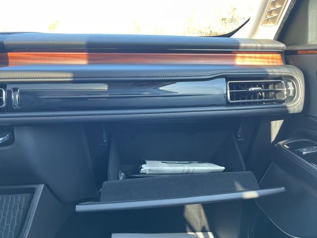 New 2024 Lincoln Aviator Reserve w/ Elements Package Plus AWD/4WD image 25