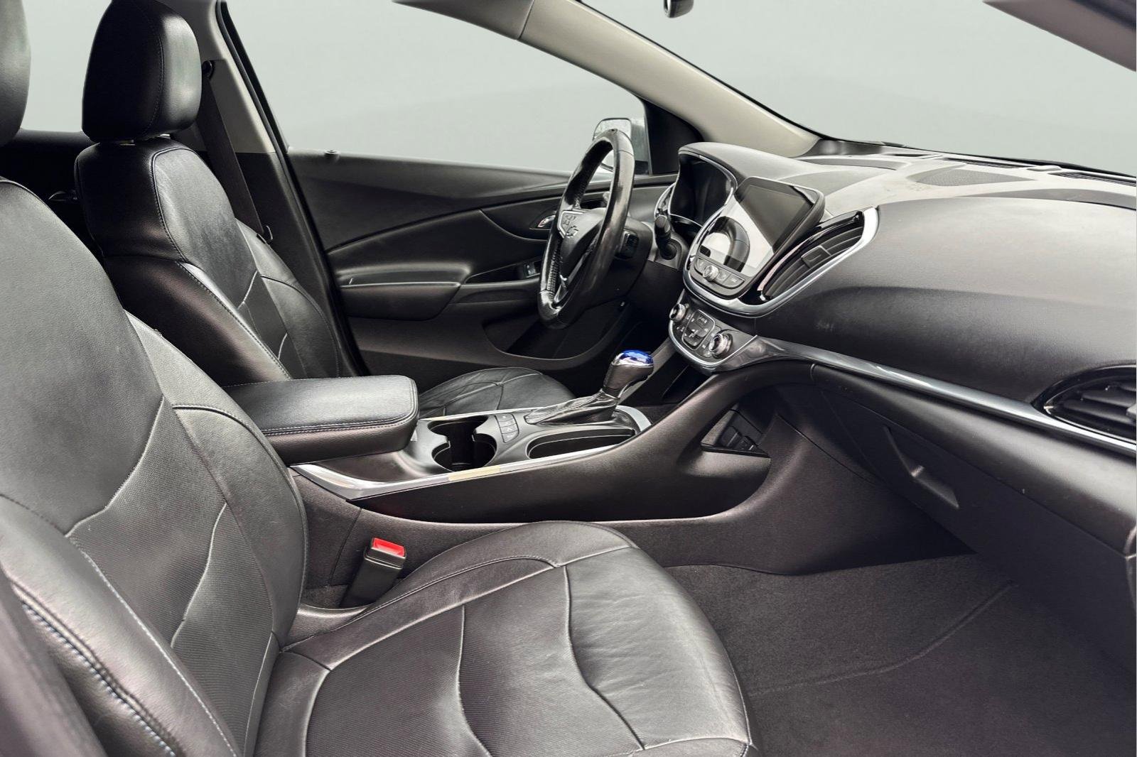 Used 2017 Chevrolet Volt Premier w/ Driver Confidence II Package image 20