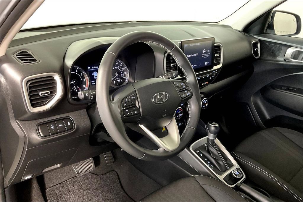 Used 2022 Hyundai Venue SEL image 14