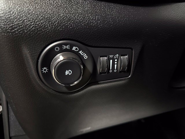 Used 2023 Jeep Compass Latitude AWD/4WD image 7
