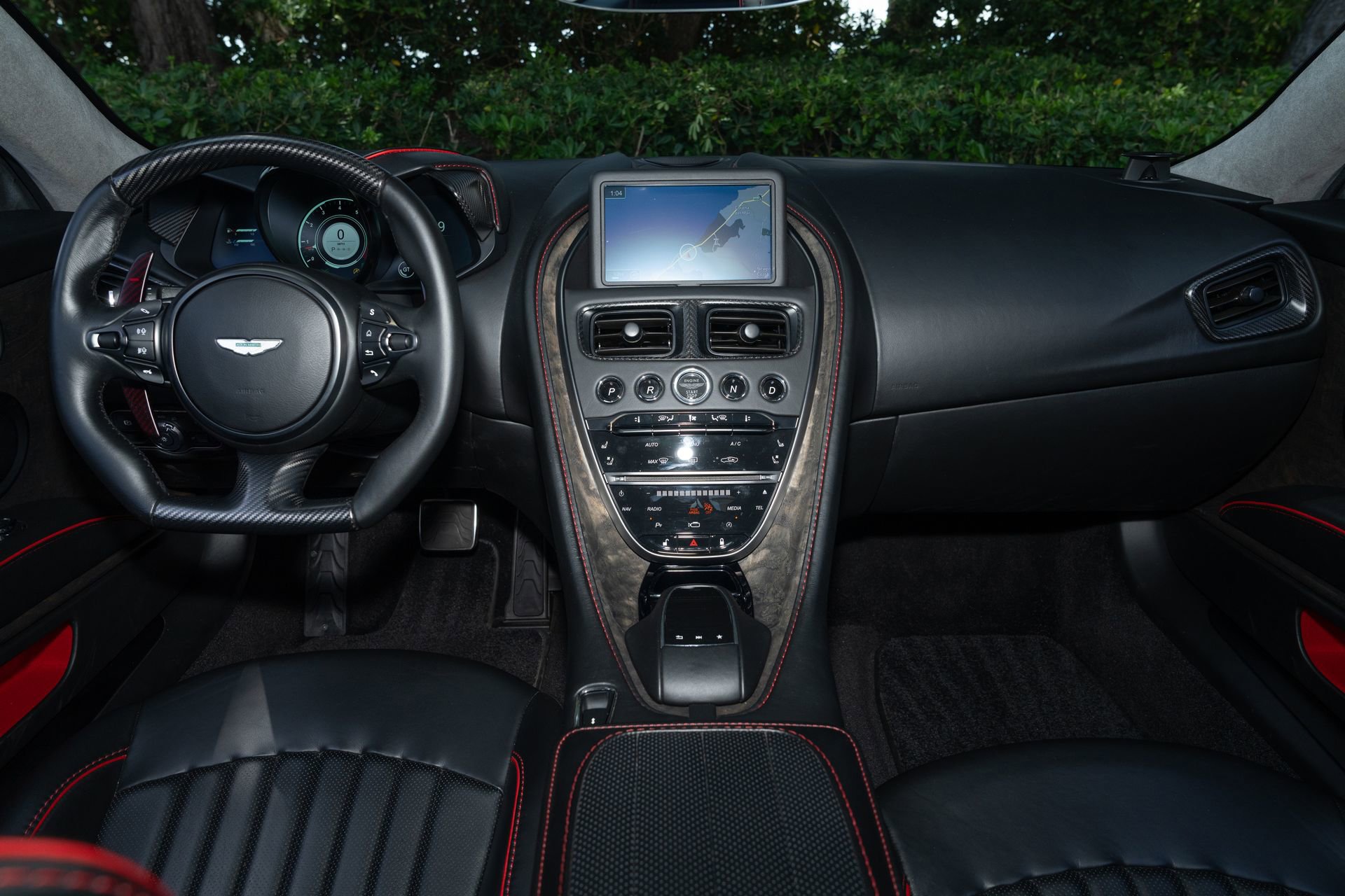 Used 2020 Aston Martin DBS Superleggera RWD image 19