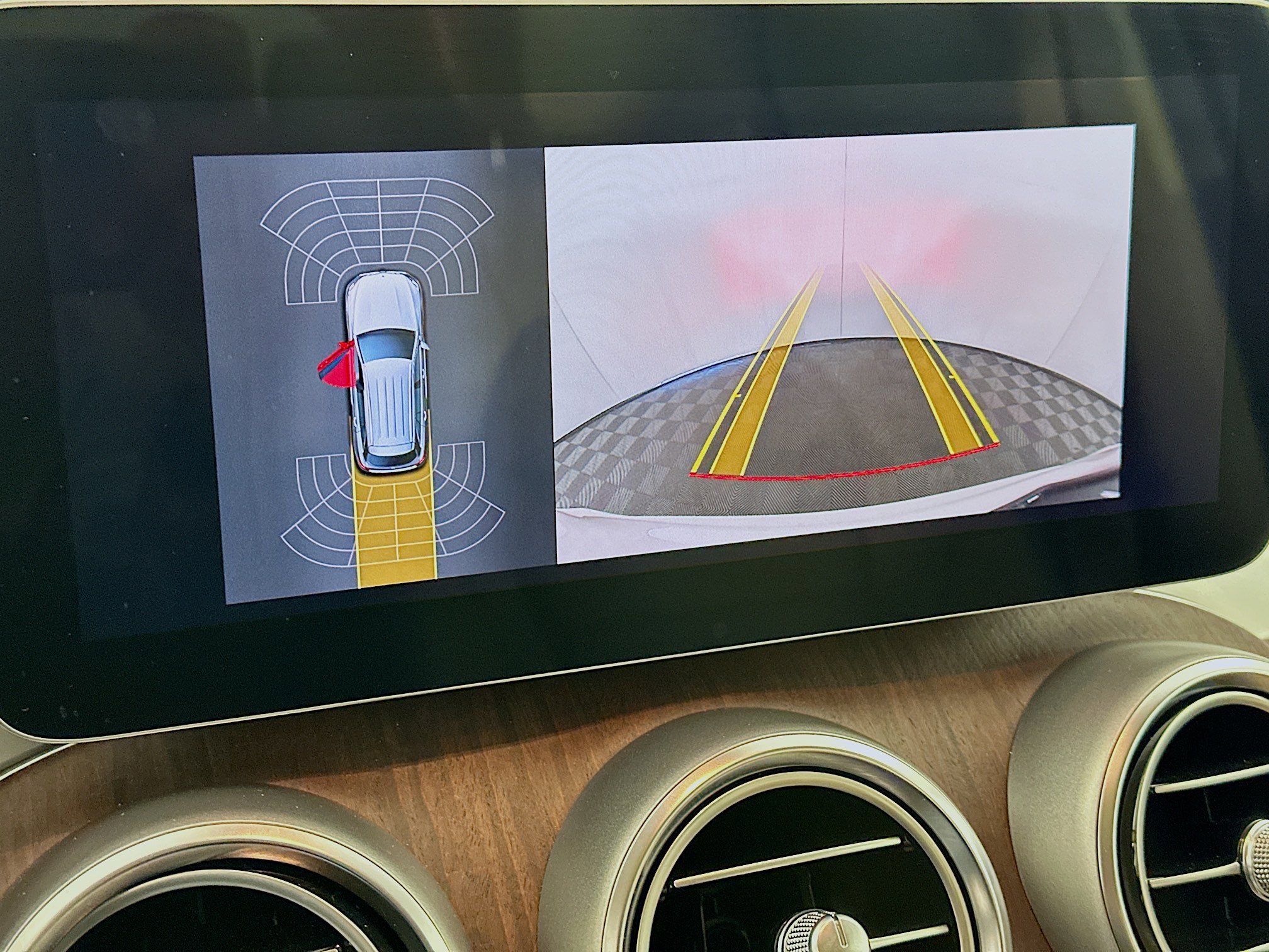 Used 2022 Mercedes-Benz GLC 300 4MATIC w/ Premium Package Lite image 22