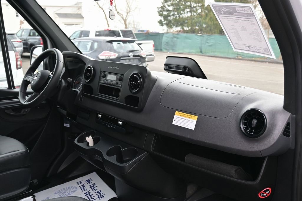 Used 2025 Mercedes-Benz Sprinter 2500 image 26
