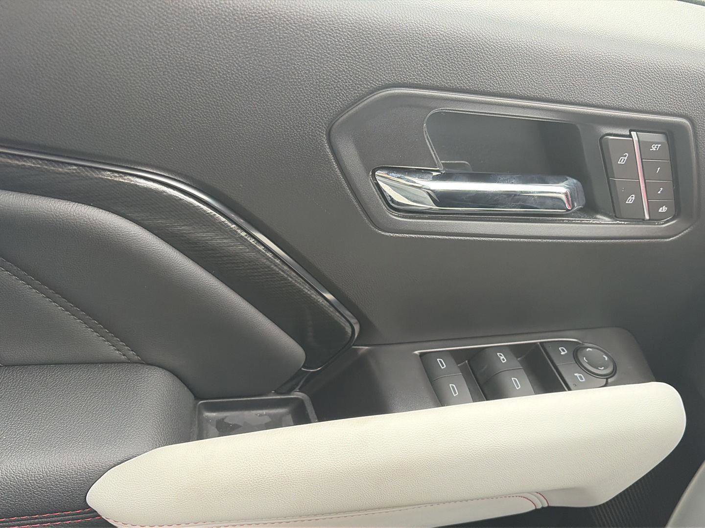 New 2025 GMC Canyon AT4 w/ AT4X AEV Edition image 17