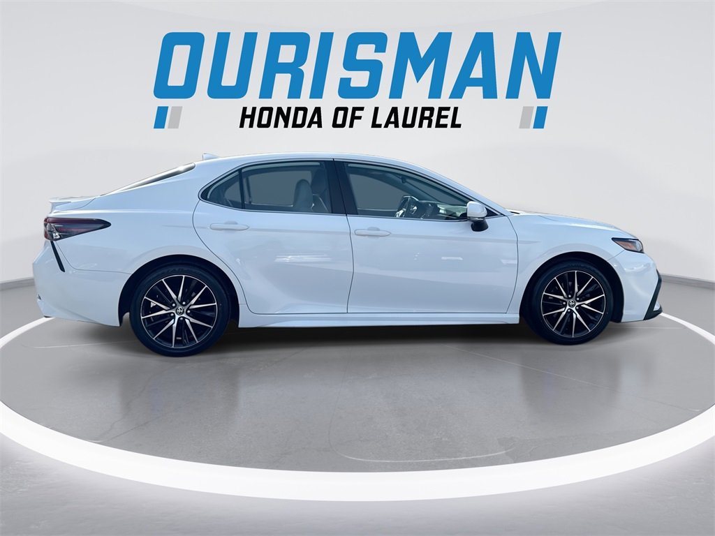 Used 2023 Toyota Camry SE image 9