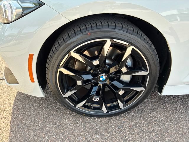 Used 2025 BMW 330i xDrive Sedan w/ M Sport Package AWD/4WD image 15
