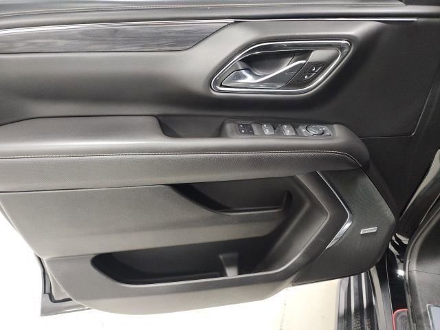 Used 2023 GMC Yukon XL SLT AWD/4WD image 25