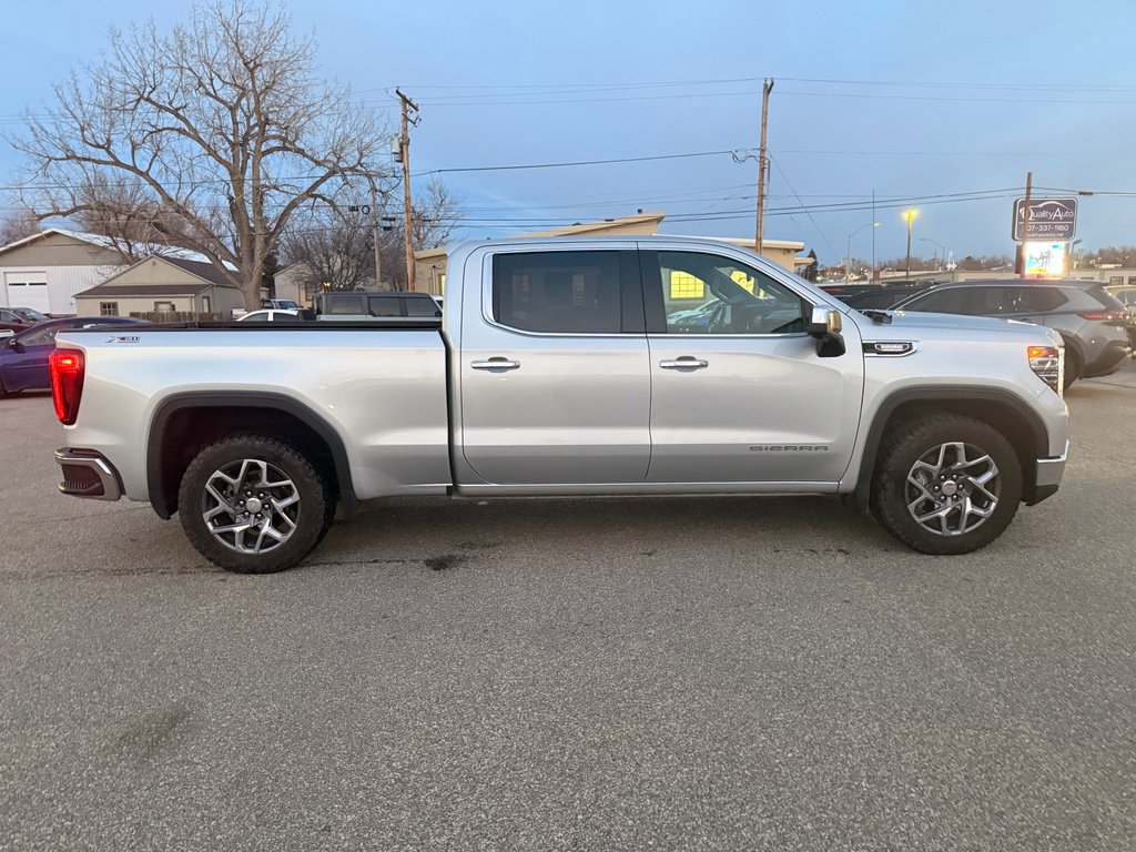 Used 2022 GMC Sierra 1500 SLT w/ SLT Premium Plus Package AWD/4WD image 5