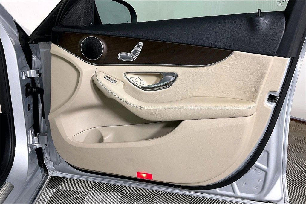 Used 2019 Mercedes-Benz C 300 C 300 image 23
