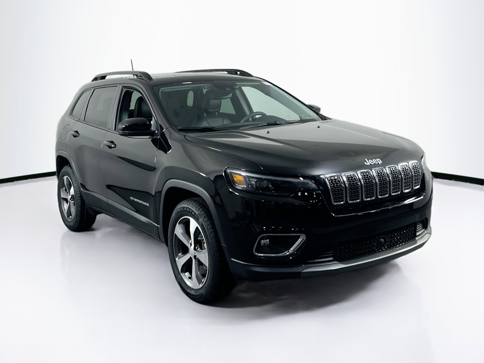 Used 2022 Jeep Cherokee Limited w/ Mopar Interior Package image 3