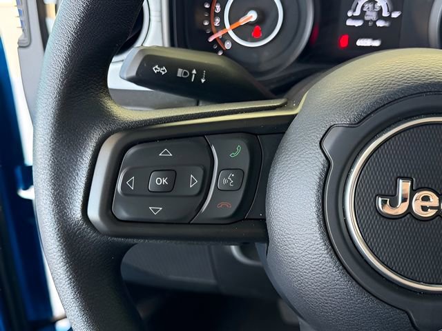 Used 2025 Jeep Wrangler Sport AWD/4WD image 19