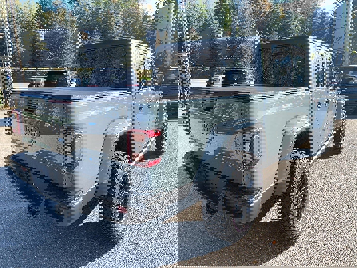 New 2025 Jeep Gladiator Sport image 5