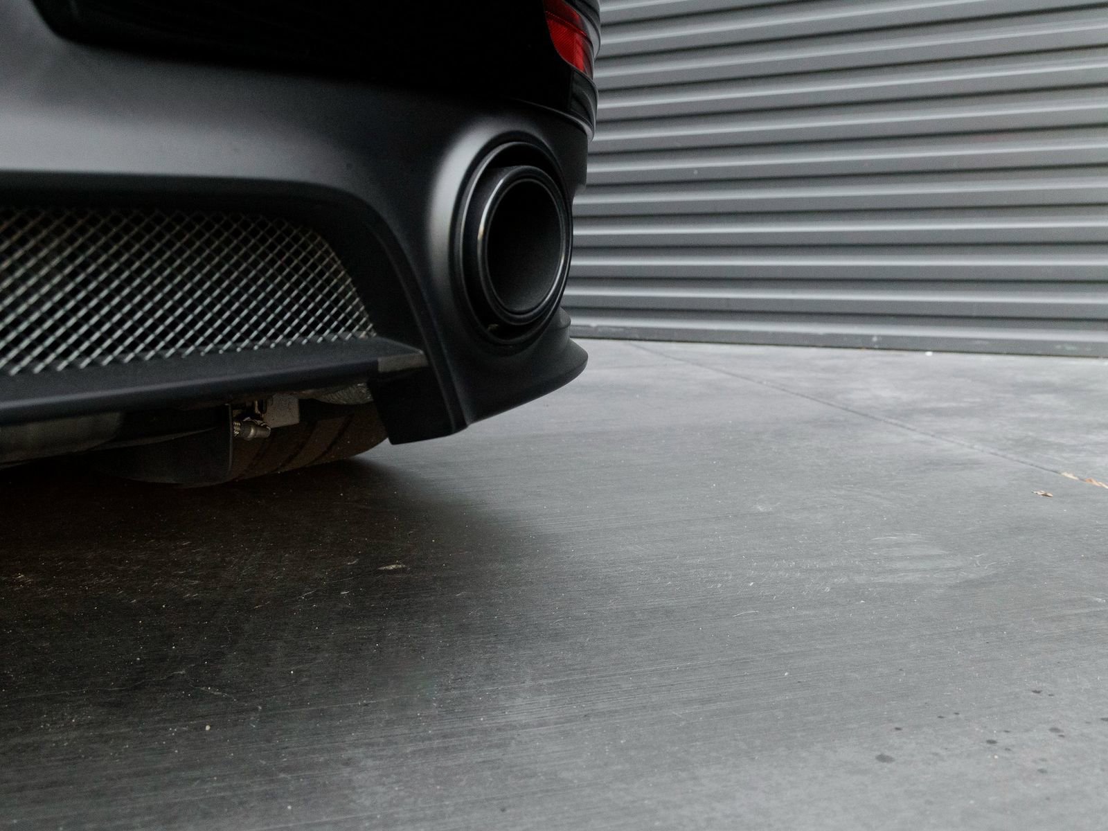 Used 2018 Porsche 911 GT2 RS image 32