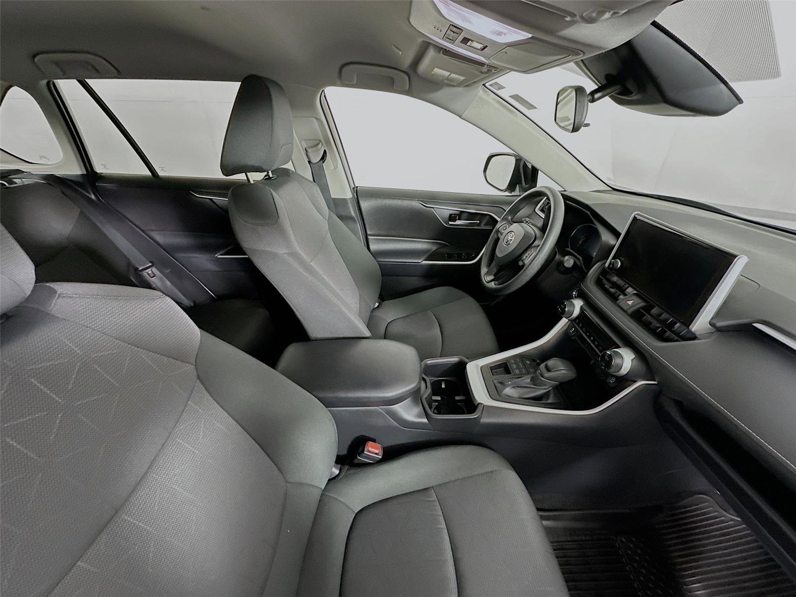 Used 2025 Toyota RAV4 XLE image 26