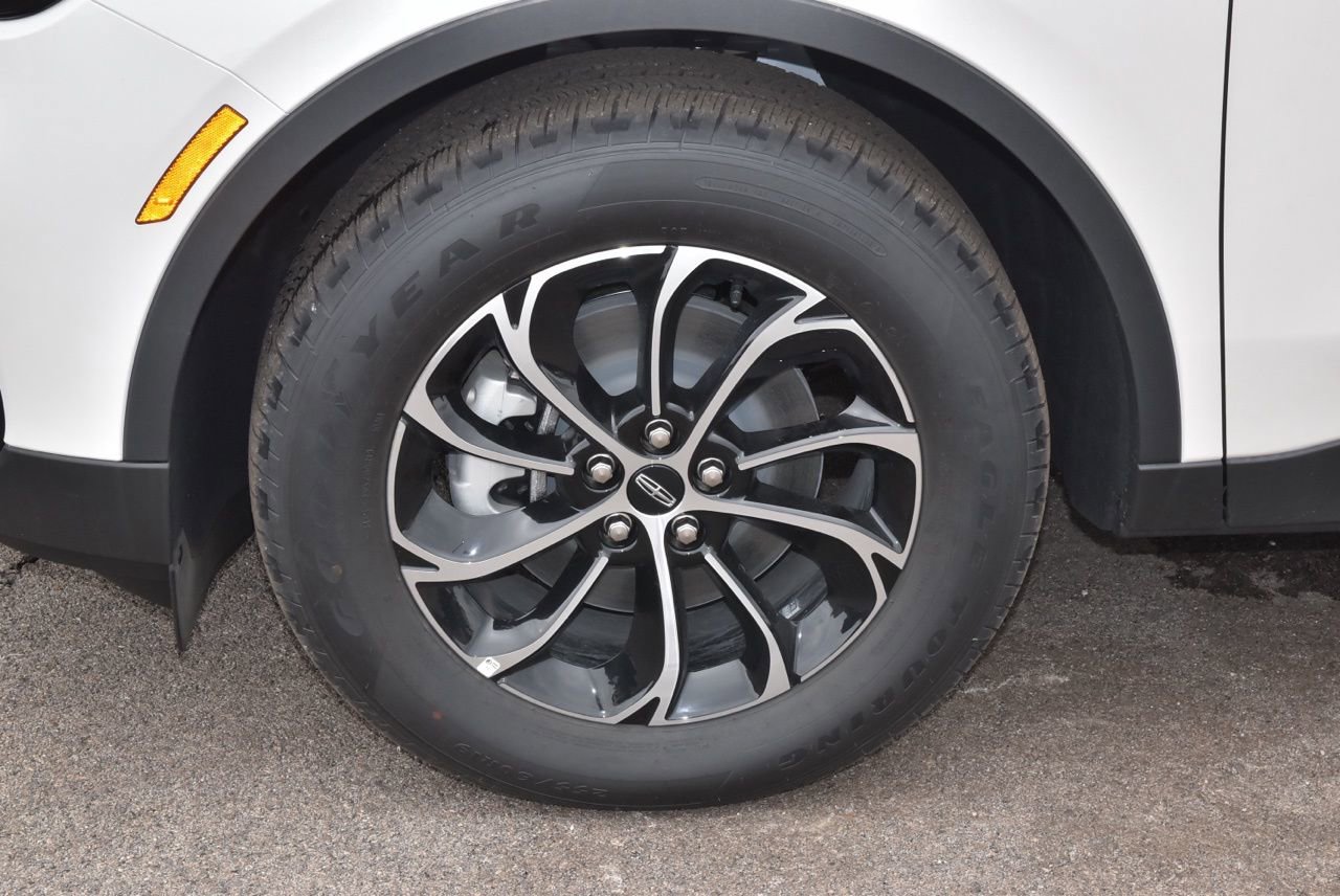New 2026 Lincoln Nautilus Premier AWD/4WD image 45