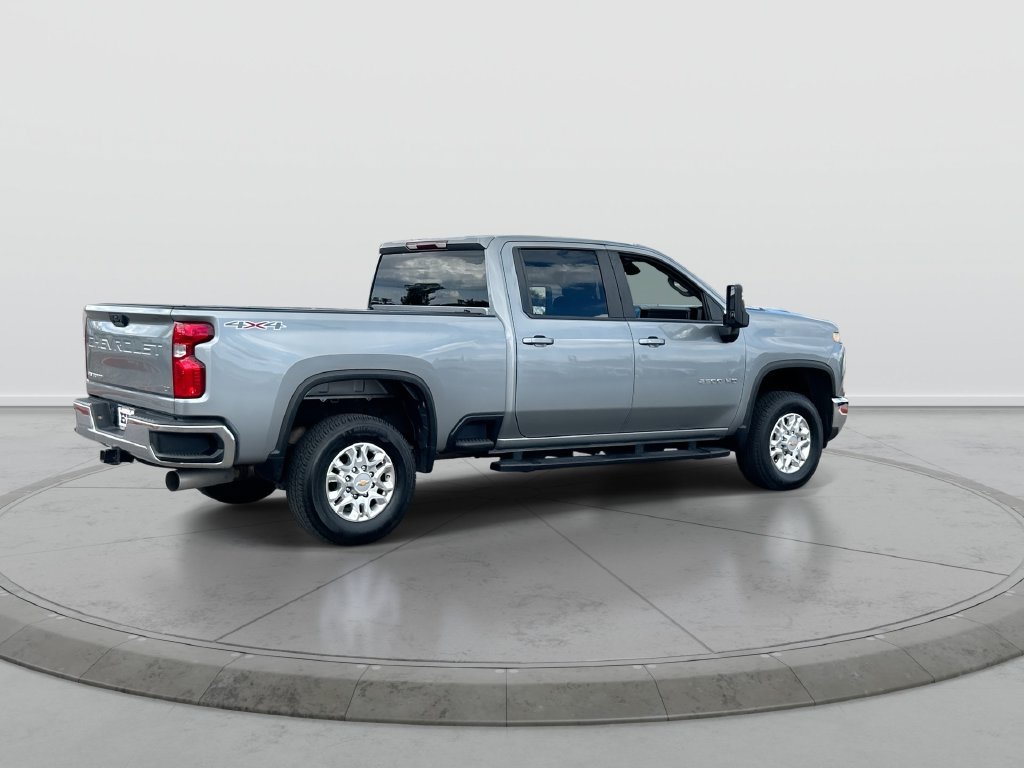 Used 2024 Chevrolet Silverado 2500 LT w/ Convenience Package AWD/4WD image 8