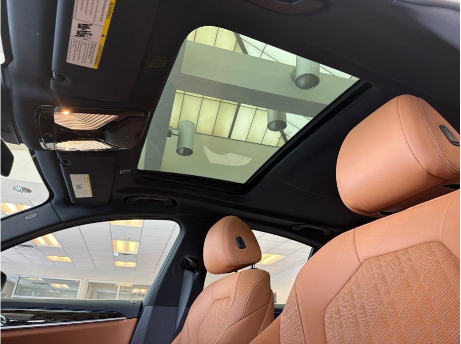 Used 2023 BMW 530e w/ Premium Package RWD image 22