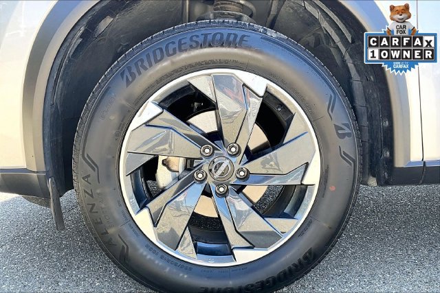Used 2025 Nissan Rogue SV AWD/4WD image 9