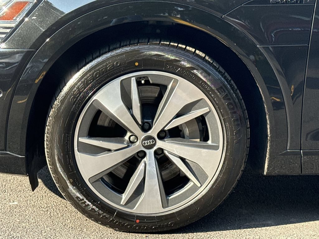 Used 2024 Audi Q8 e-tron Premium Plus AWD/4WD image 19