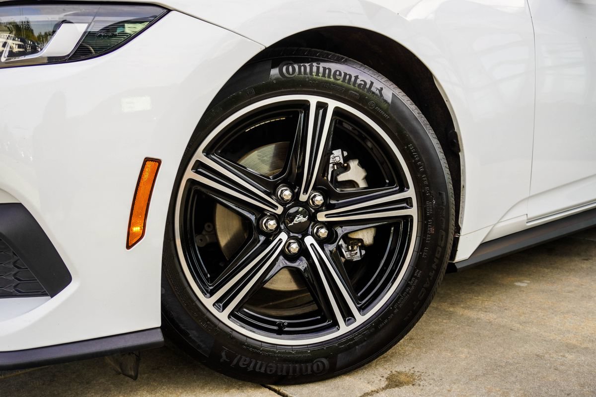 Used 2024 Ford Mustang Premium RWD image 3
