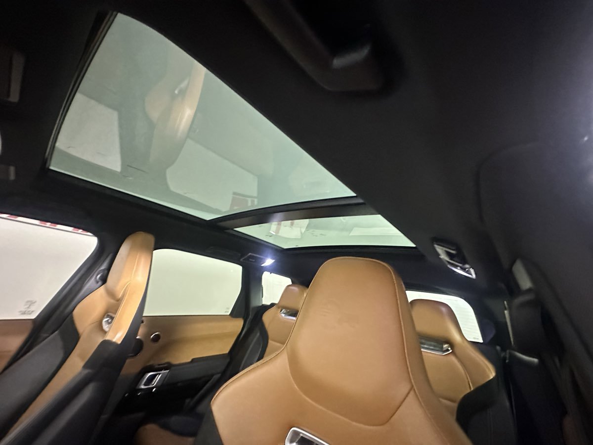 Used 2020 Land Rover Range Rover Sport SVR image 23