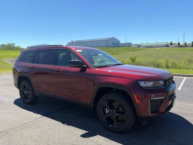 New 2026 Jeep Grand Cherokee L Limited w/ Limited Altitude Package AWD/4WD image 3