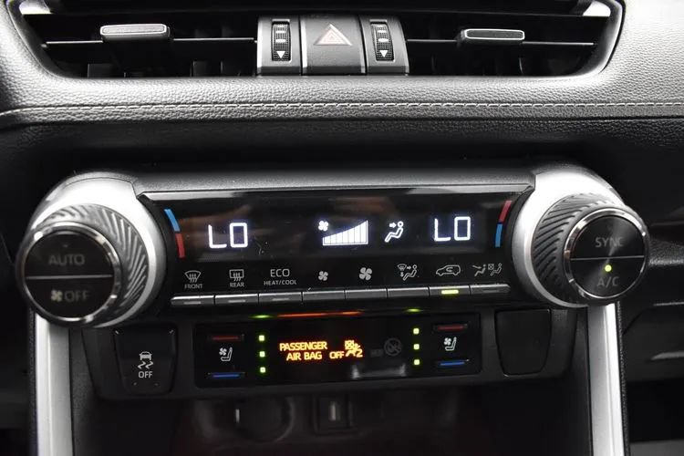 Used 2021 Toyota RAV4 Limited w/ Limited Grade Weather Package AWD/4WD image 34