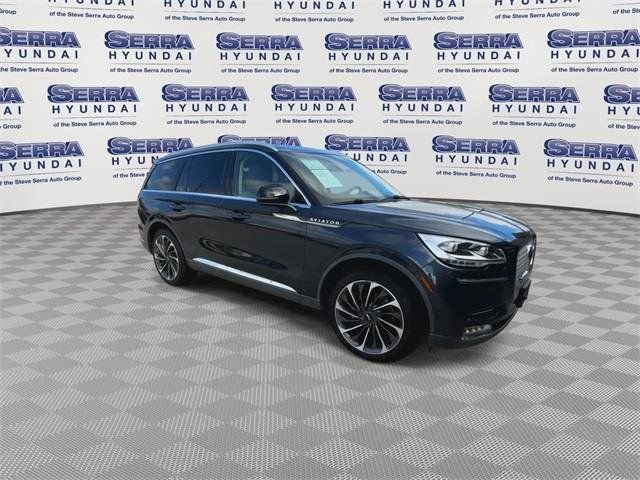 Used 2022 Lincoln Aviator Reserve w/ Equipment Group 201A image 2