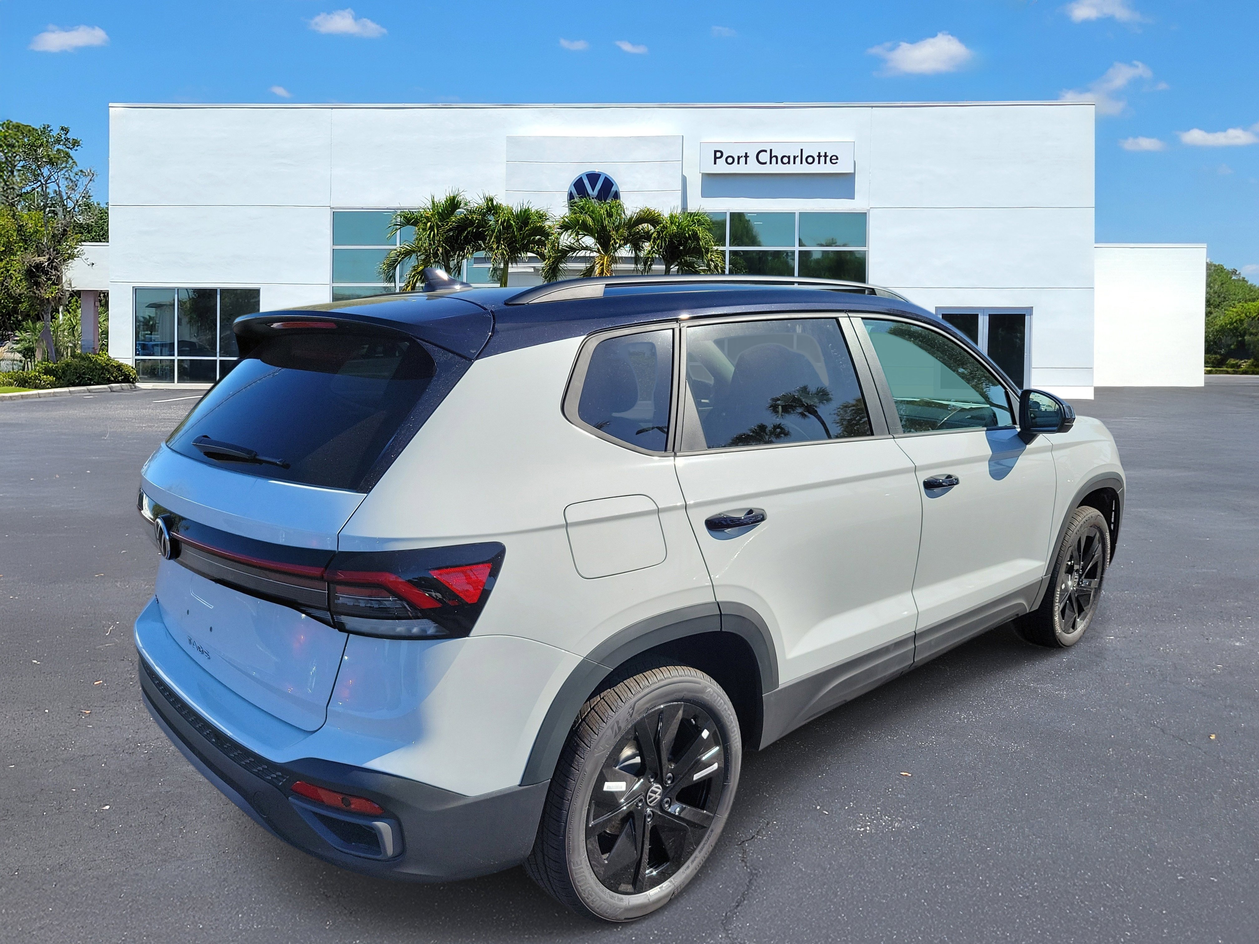 New 2026 Volkswagen Taos SE FWD image 35
