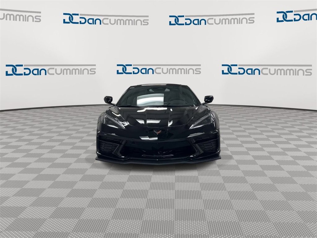 Used 2025 Chevrolet Corvette Stingray Coupe w/ 1LT image 3