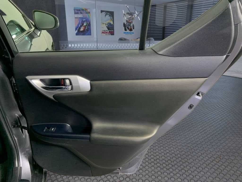 Used 2013 Lexus CT 200h w/ Premium Pkg w/Navigation FWD image 11