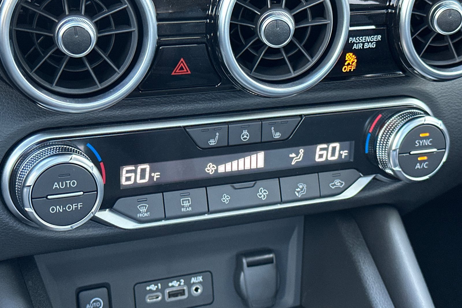 Used 2025 Nissan Sentra SR w/ SR Premium Package image 27