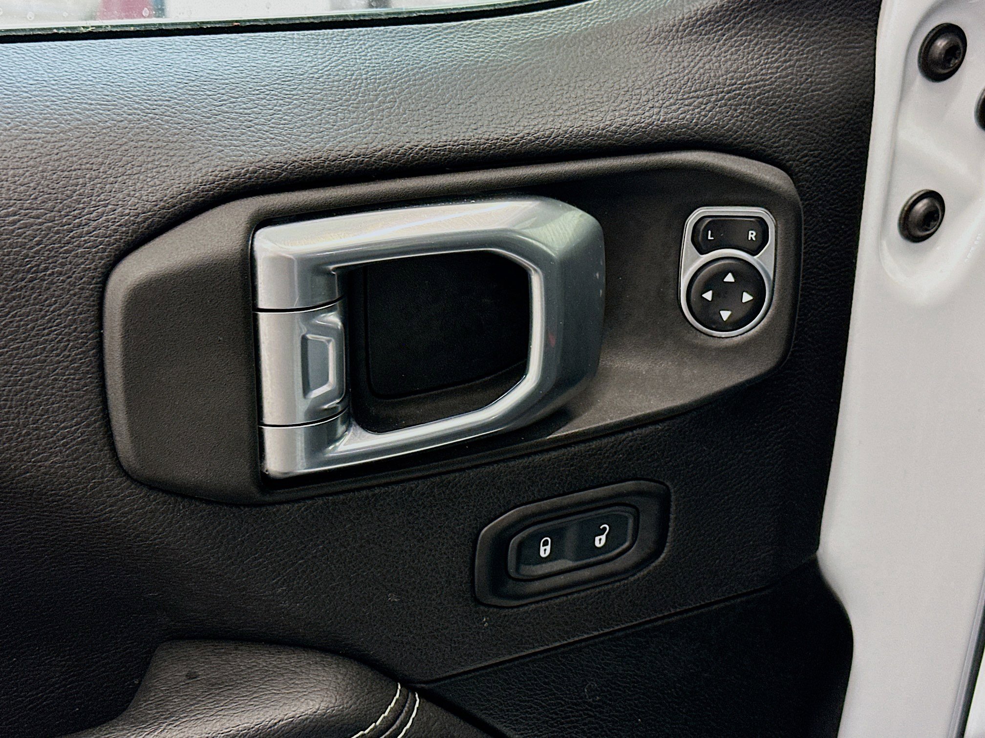 Used 2023 Jeep Wrangler Sahara w/ Cold Weather Group image 15