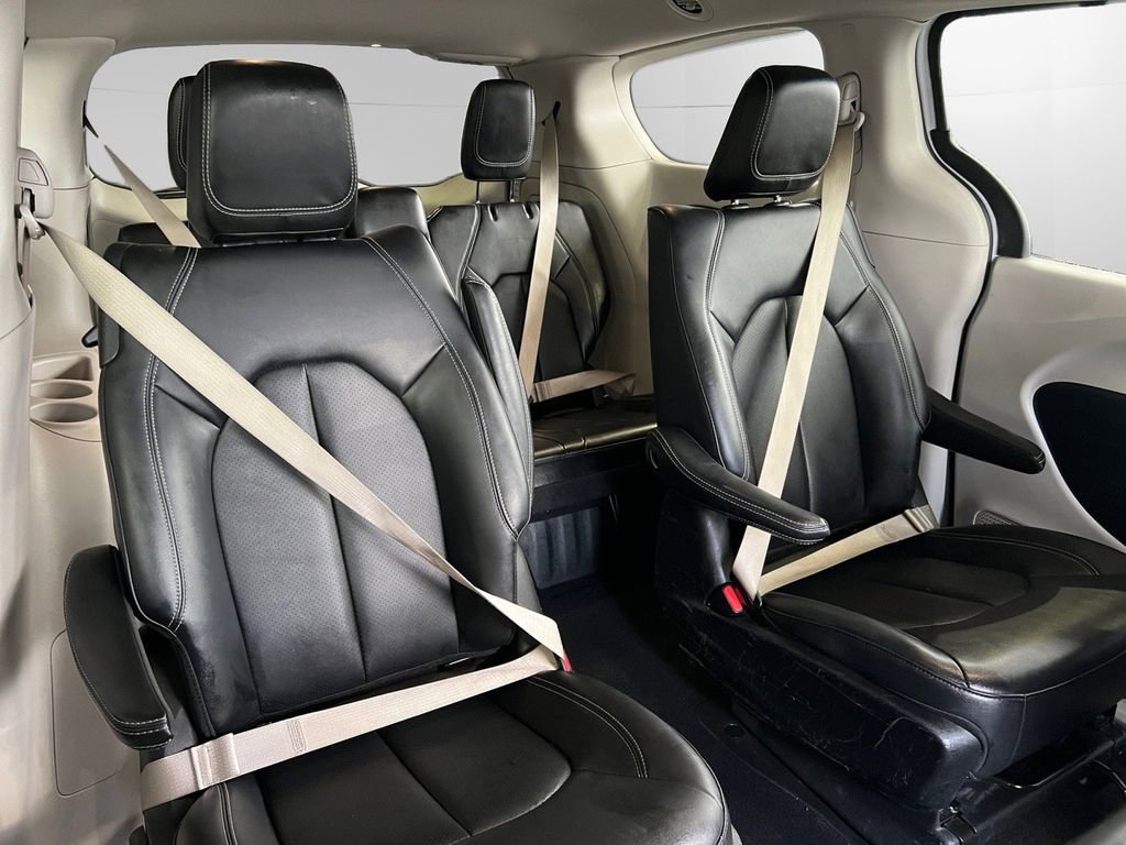 Used 2024 Chrysler Pacifica Select FWD image 20