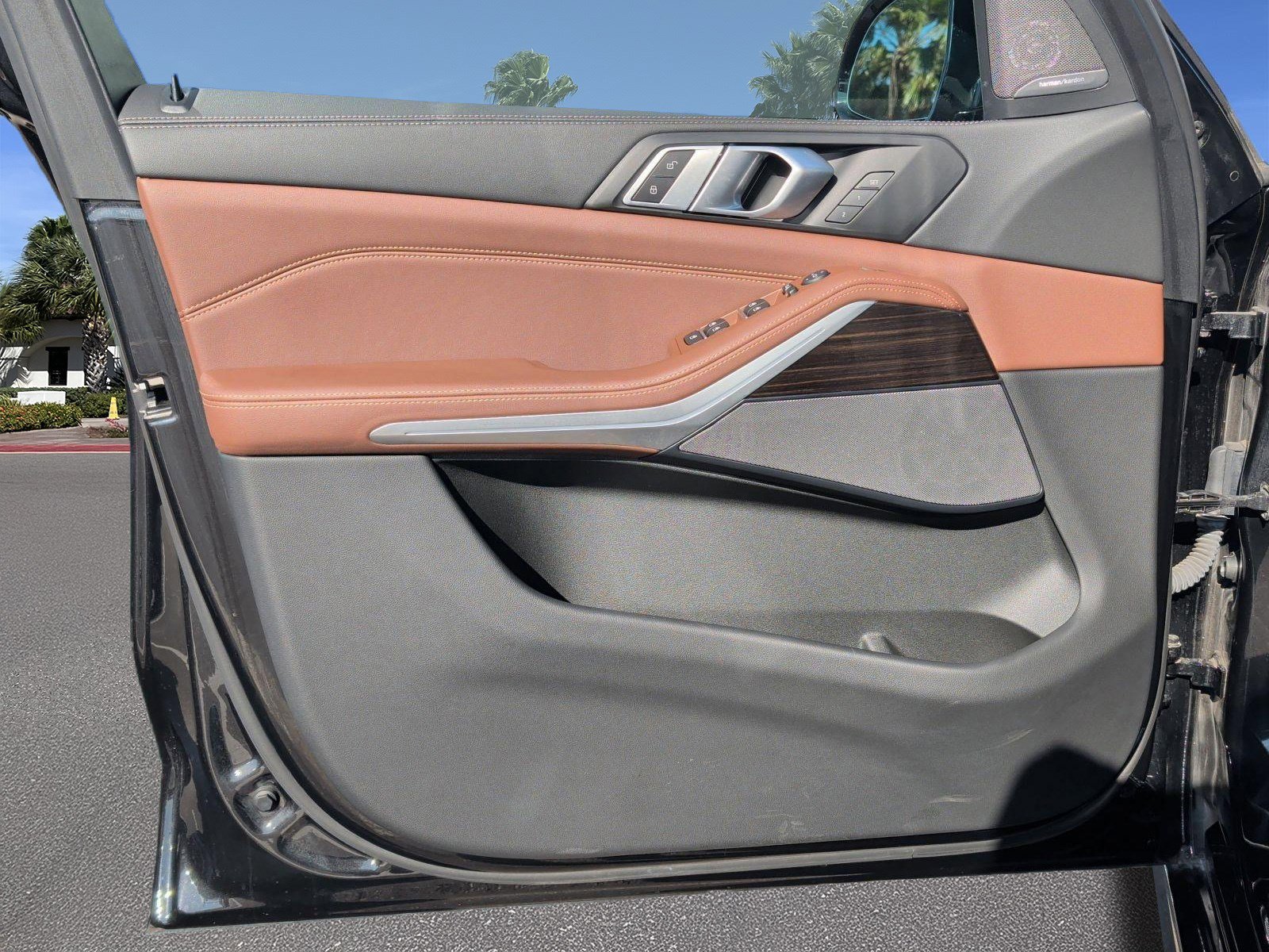 Used 2025 BMW X5 xDrive40i w/ Executive Package image 8