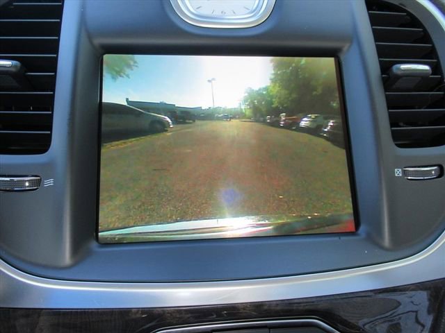 Used 2018 Chrysler 300 Limited image 3