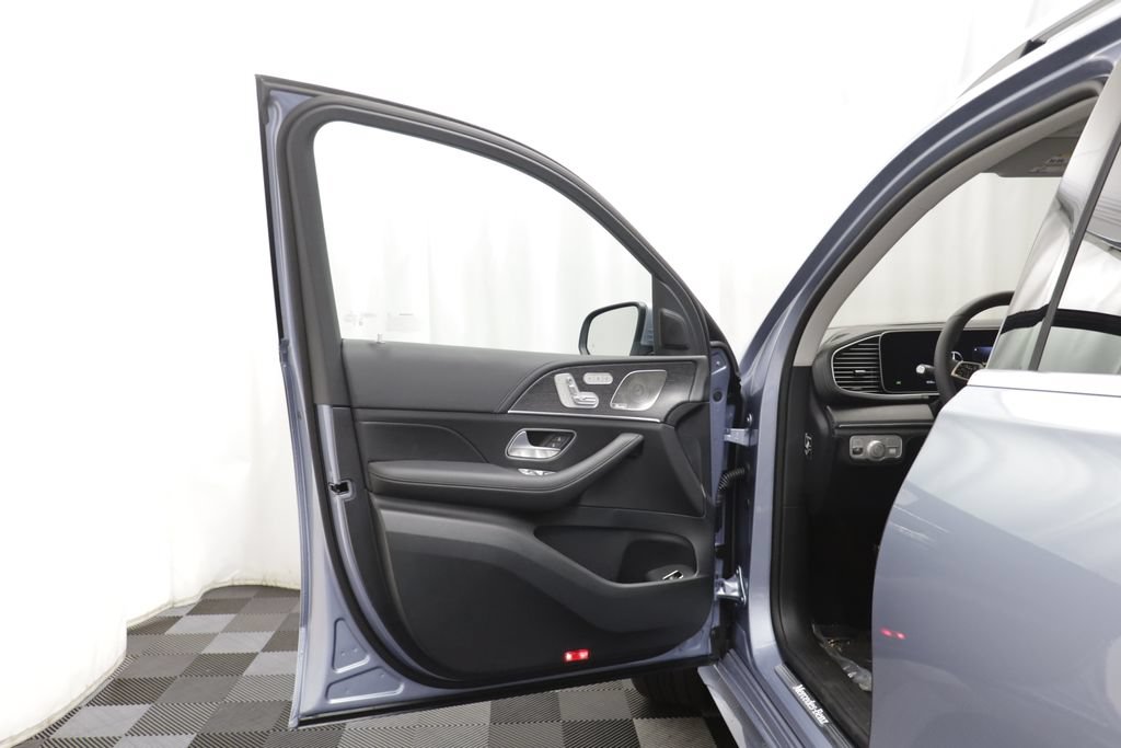 Used 2026 Mercedes-Benz GLE 580 4MATIC image 4