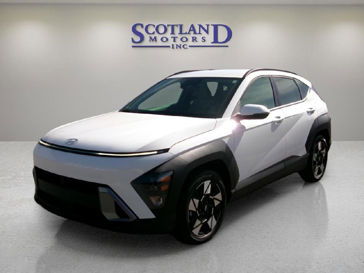 Used 2025 Hyundai Kona SEL image 2