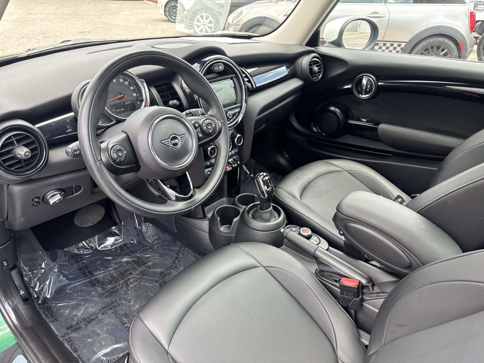 Used 2021 MINI Cooper 2-Door Hardtop FWD image 8