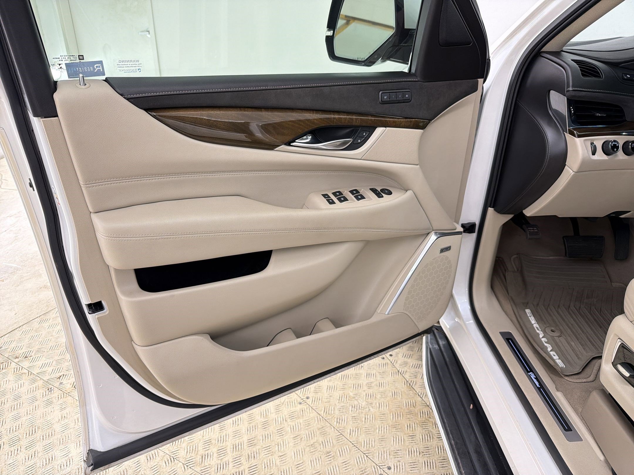 Used 2020 Cadillac Escalade Luxury image 21