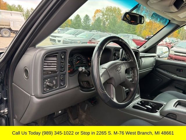 Used 2003 Chevrolet Avalanche 4x4 w/ Suspension Package, Off-Road image 16