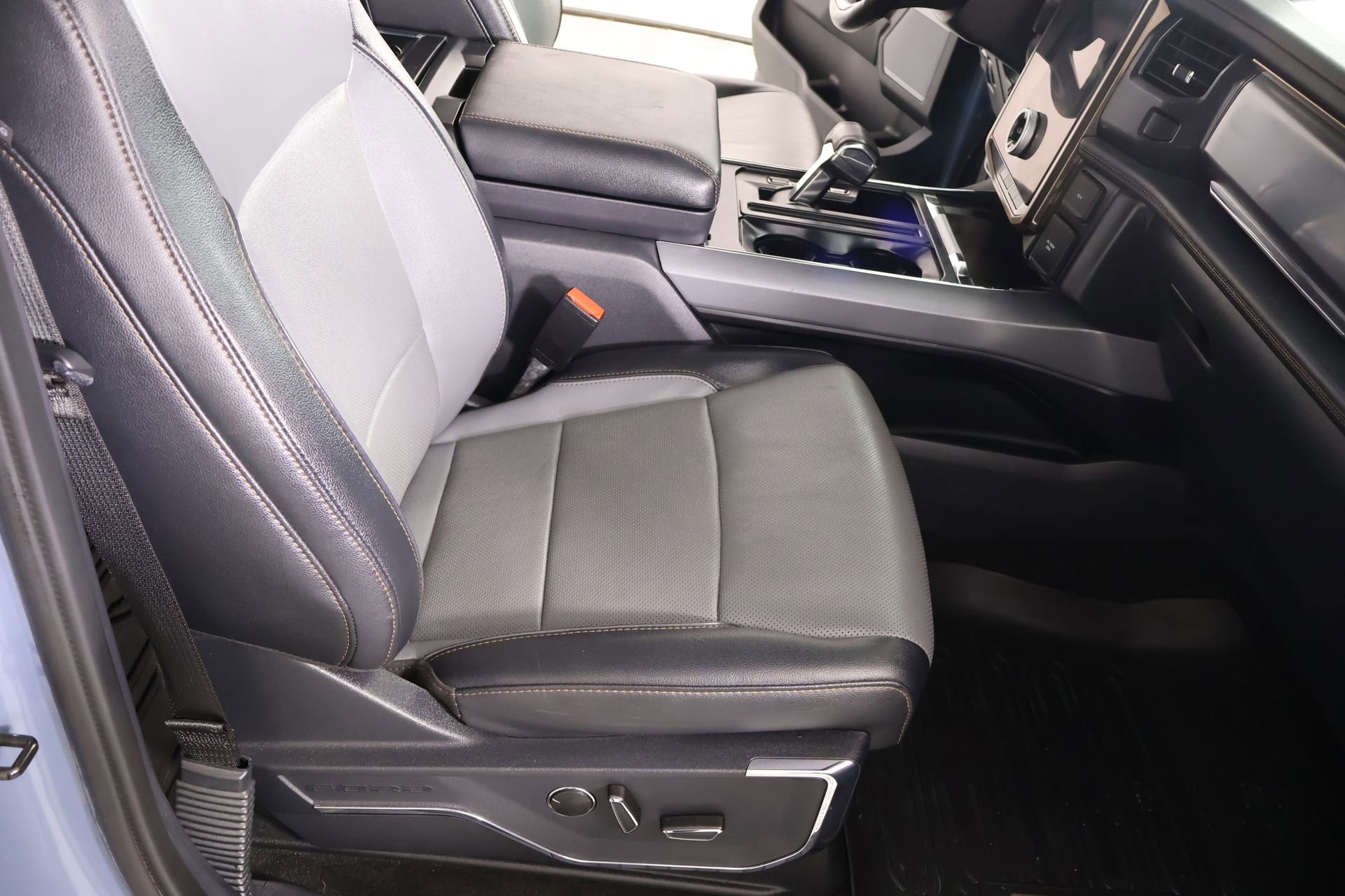 Used 2023 Ford F150 Lightning Lariat w/ Equipment Group 511A High image 13