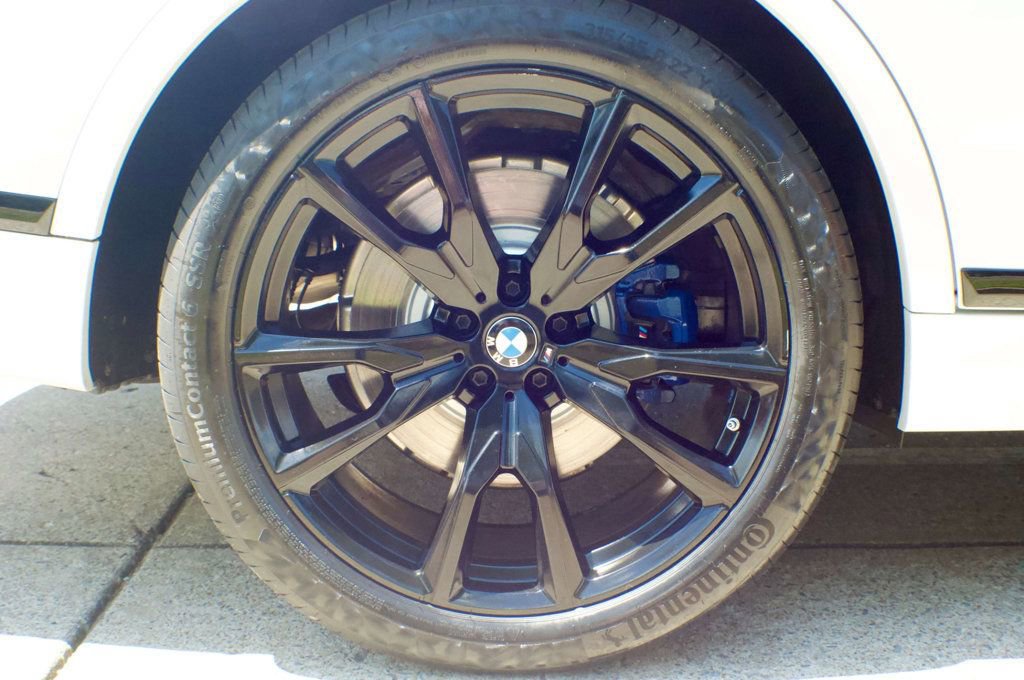 Used 2024 BMW X7 xDrive40i w/ M Sport Package AWD/4WD image 59