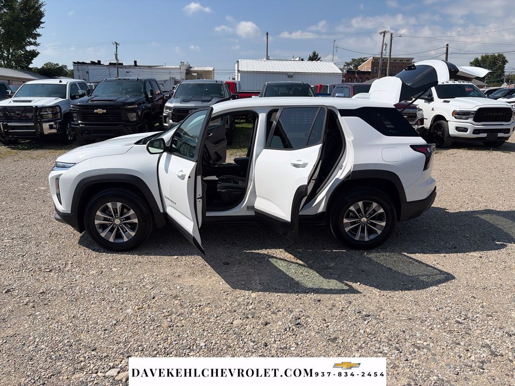 Used 2025 Chevrolet Equinox LT AWD/4WD image 24