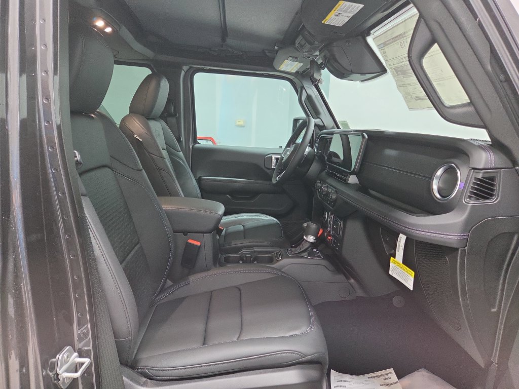 New 2026 Jeep Gladiator Sport AWD/4WD image 12