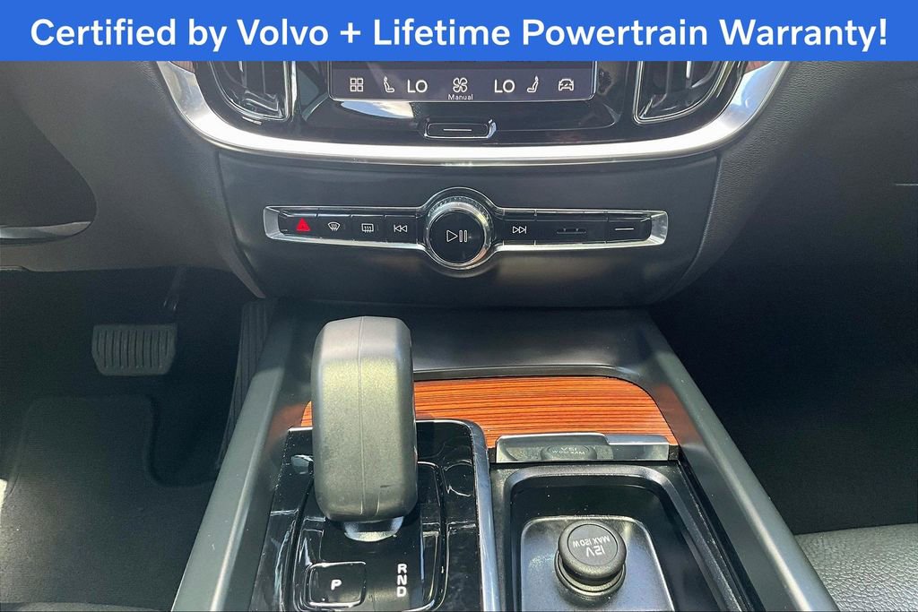 Used 2025 Volvo V60 B5 Cross Country Plus image 41